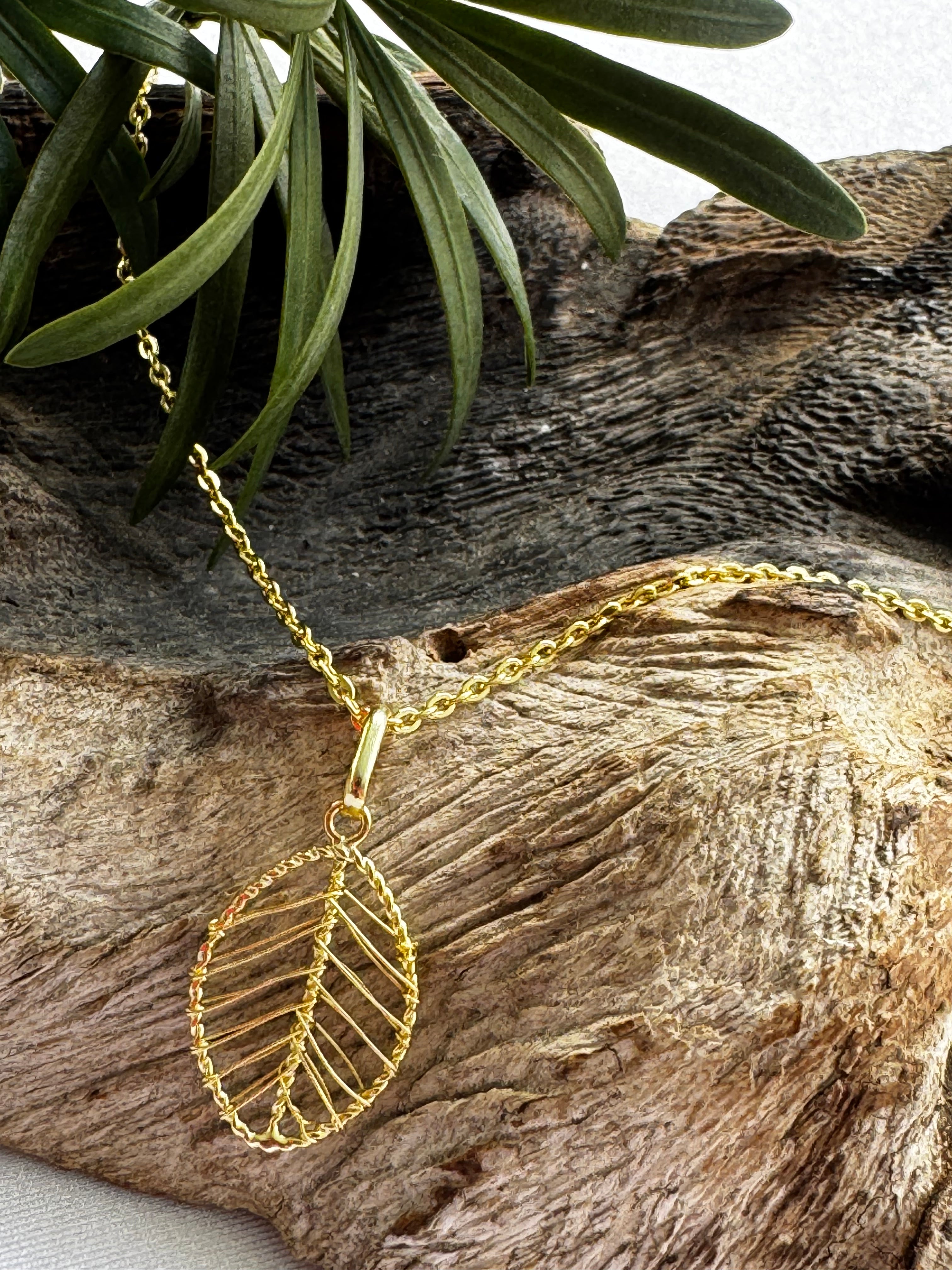 Golden Leaf Wire Necklace