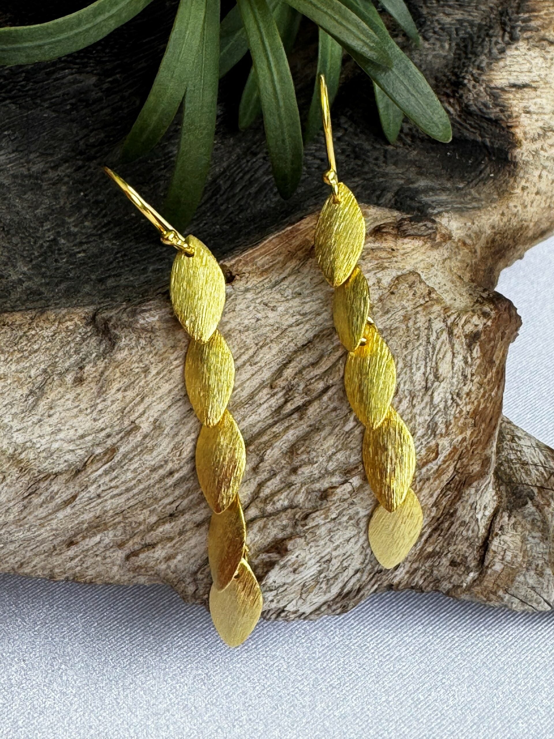 Petals Cascade Earrings Gold
