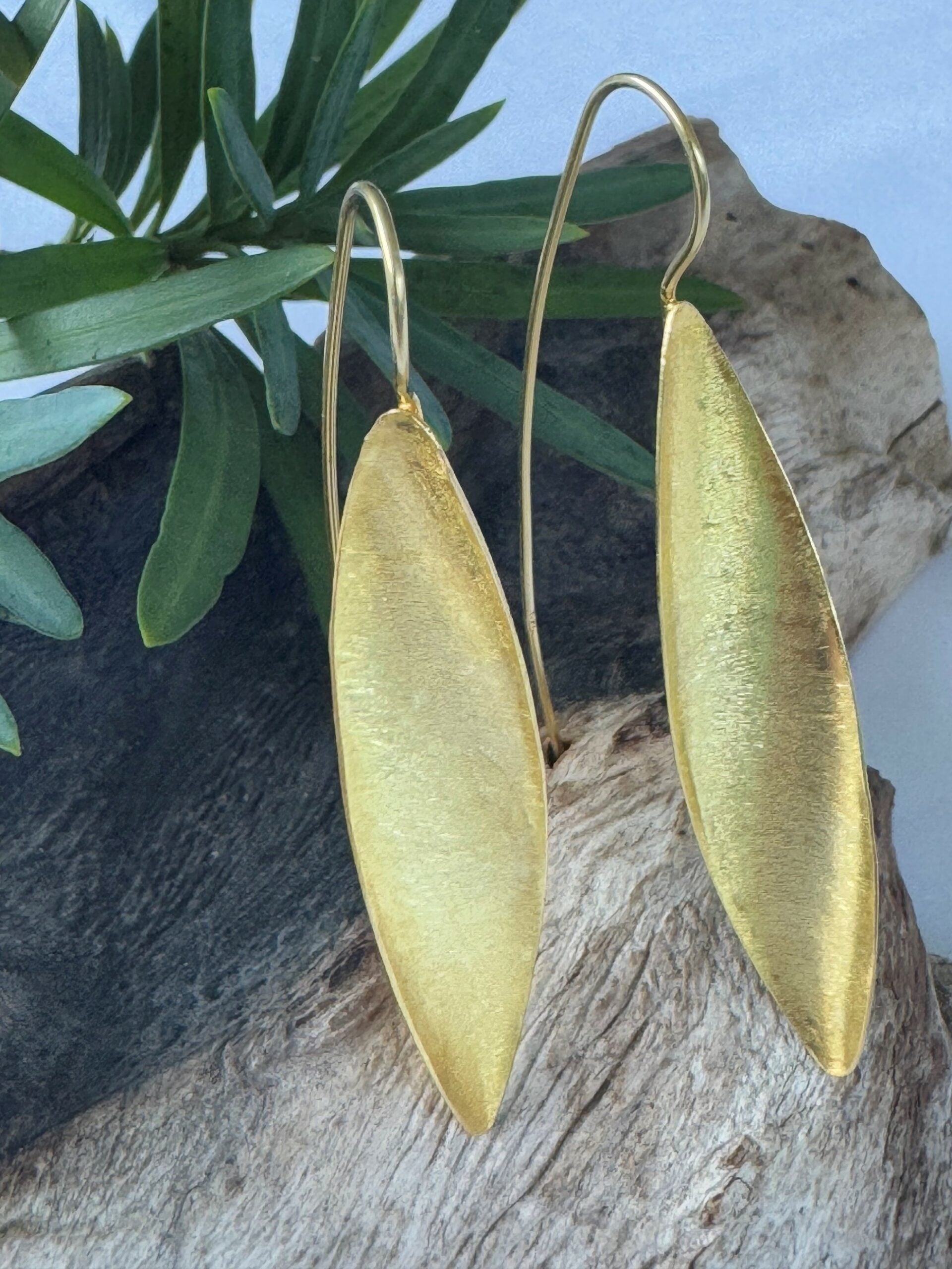 Tear Earrings Gold