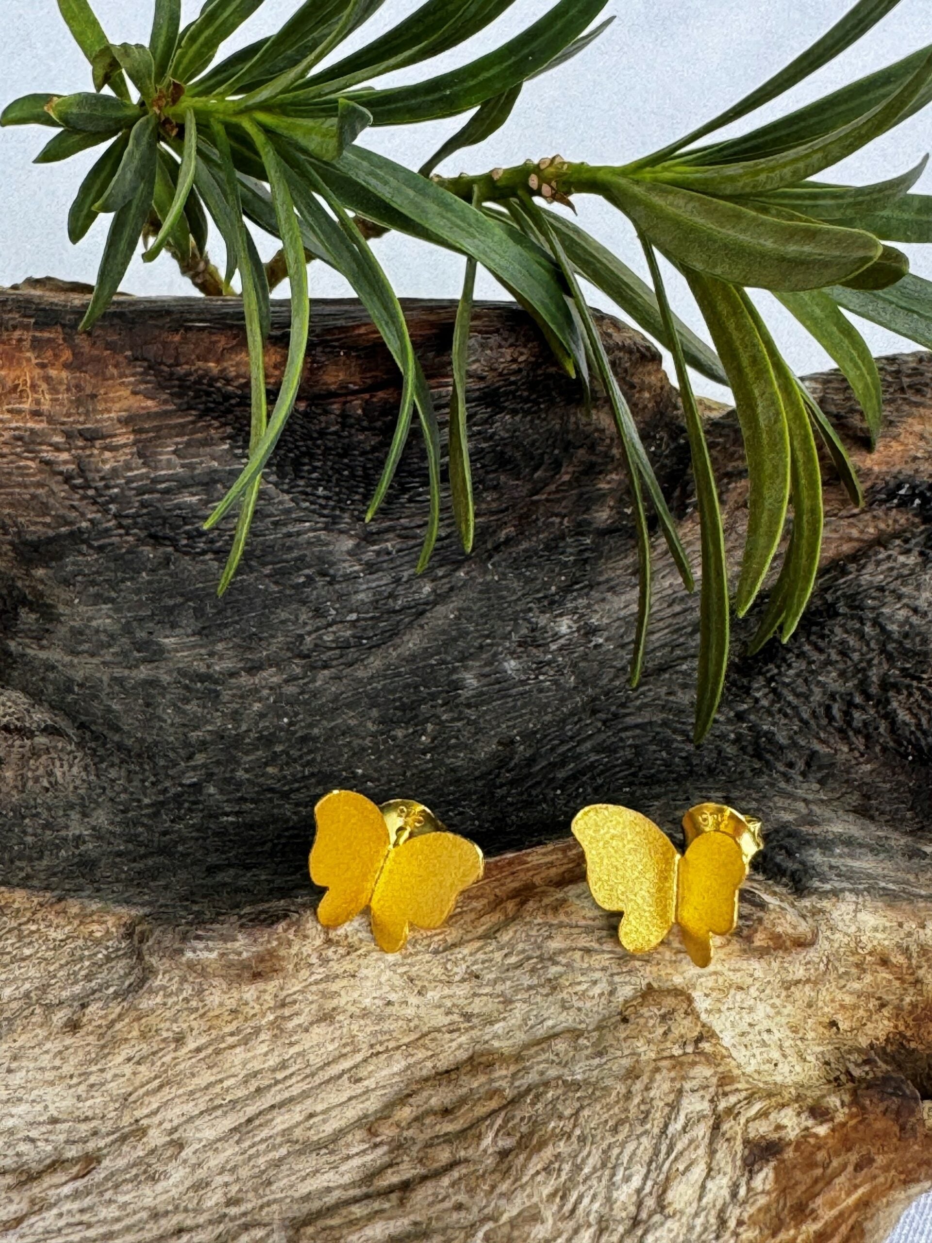 Monarch Studs Gold
